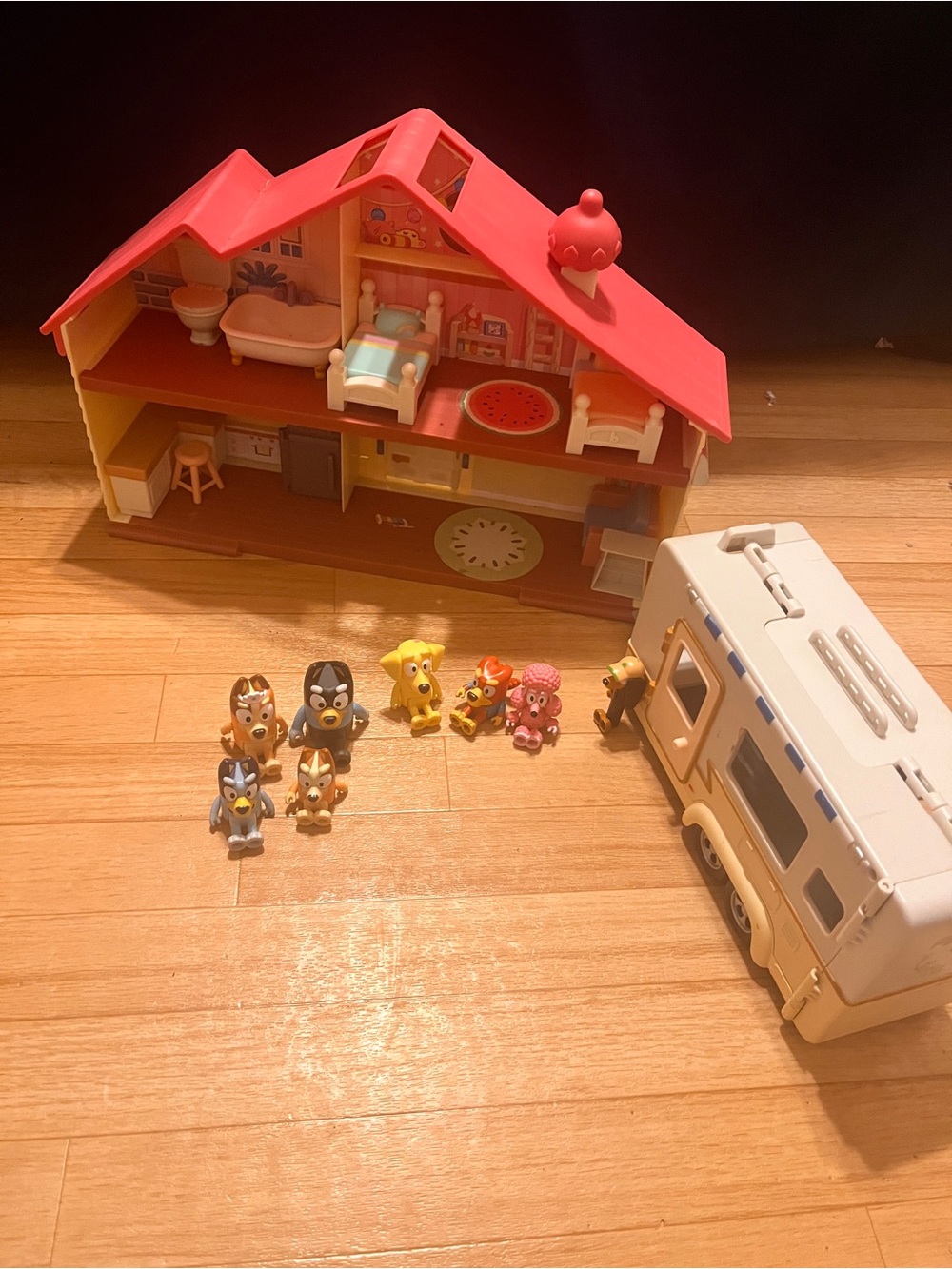 Bluey Heeler Family Home & Caravan Adventure Camper RV Playset with 6 Figures